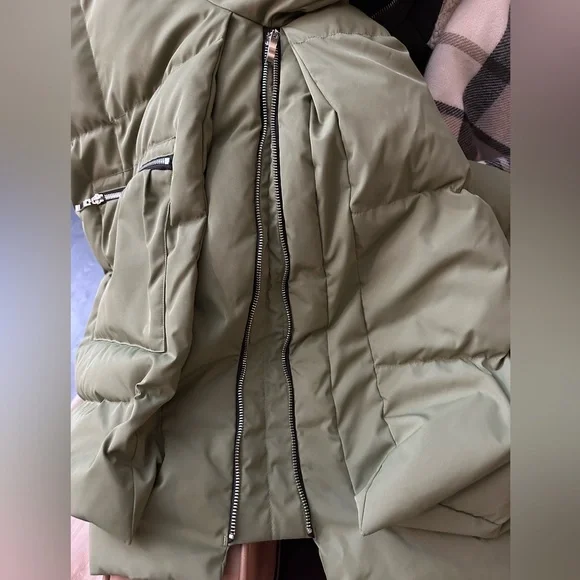 Orolay Women's Thickened Down Jacket, XL - Picture 6 of 6